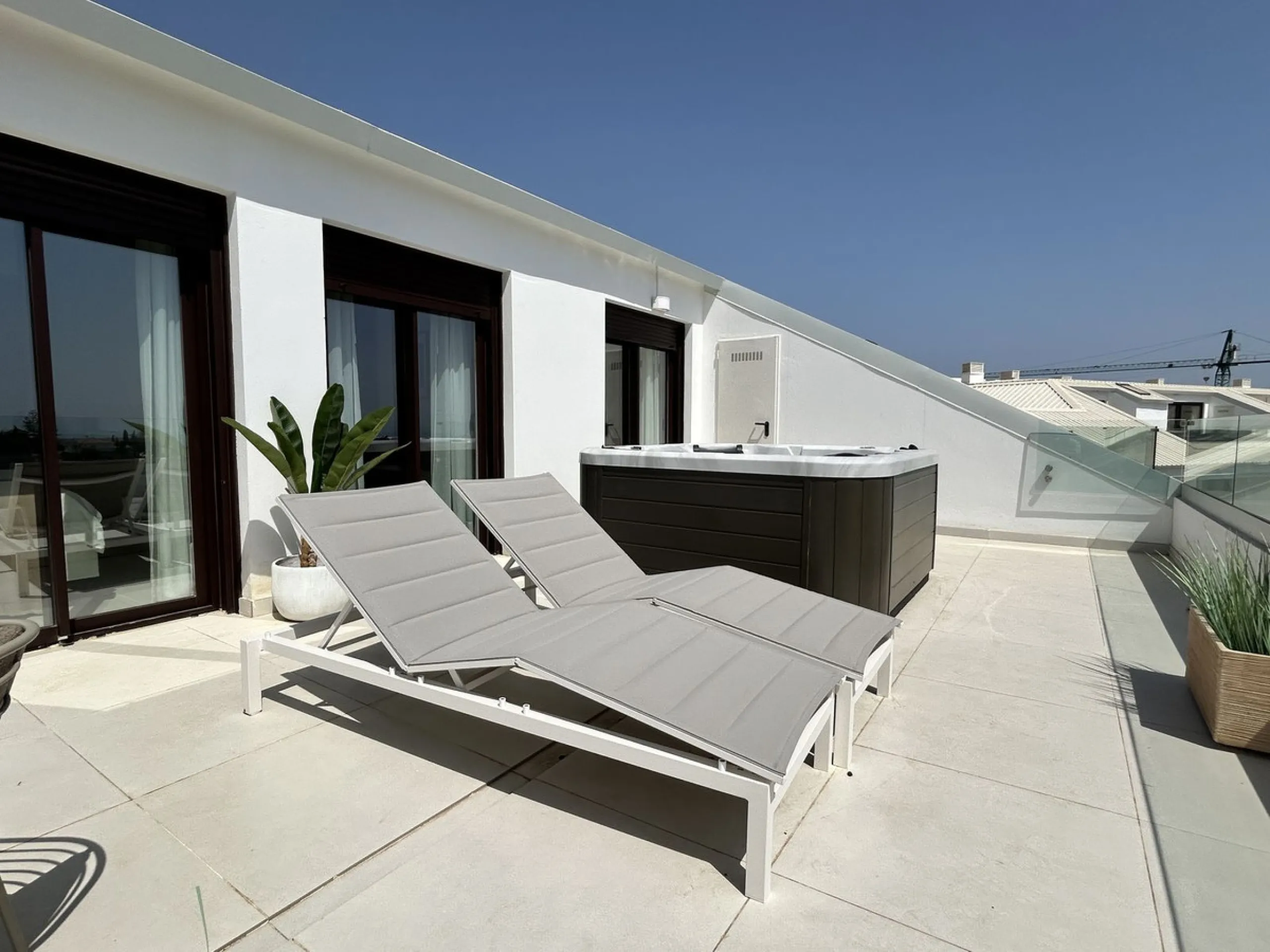 Apartment - Penthouse в продаже в Fuengirola, Málaga. В доме 3 спален и 2 ванных комнат. Площадь дома 124 м²
