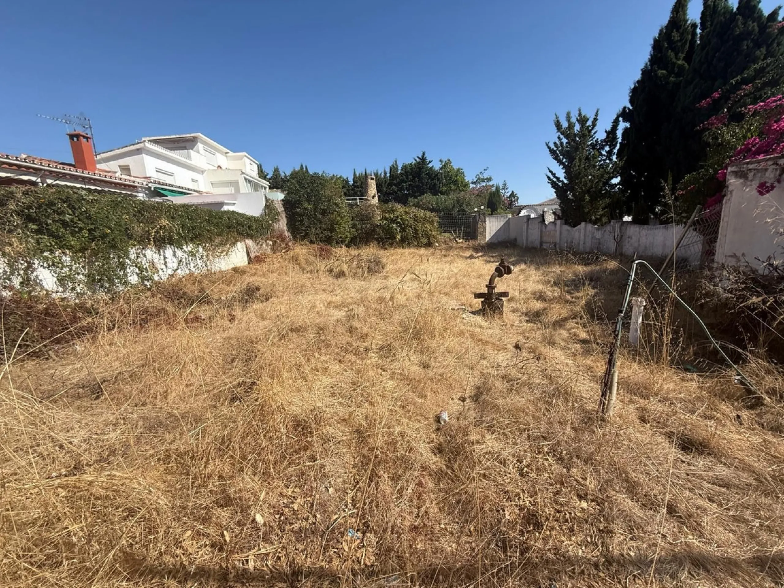 Plot - Residential Plot в продаже в Marbella, Málaga. Площадь дома 192 м². Площадь участка 340 м²