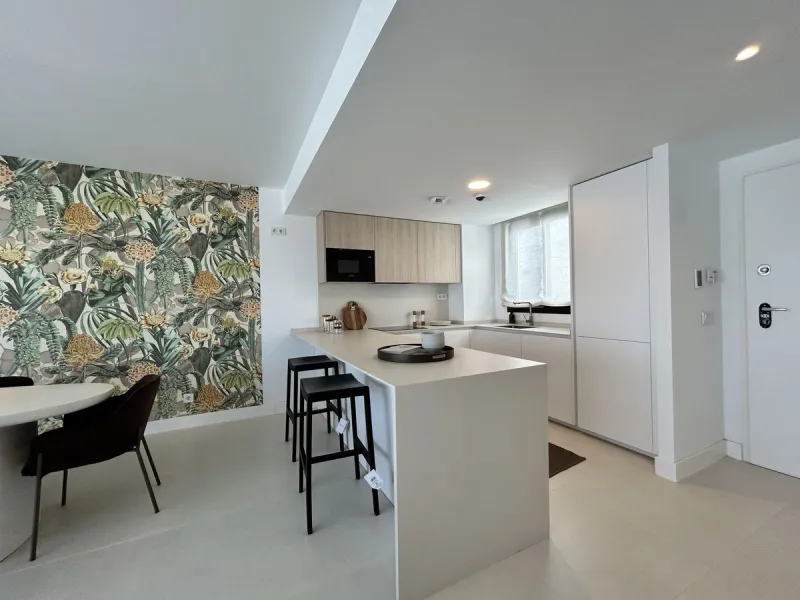 Exclusive newly built penthouse with 3 bedrooms and a spacious south-facing terrace offering spectacular sea and mountain views.
