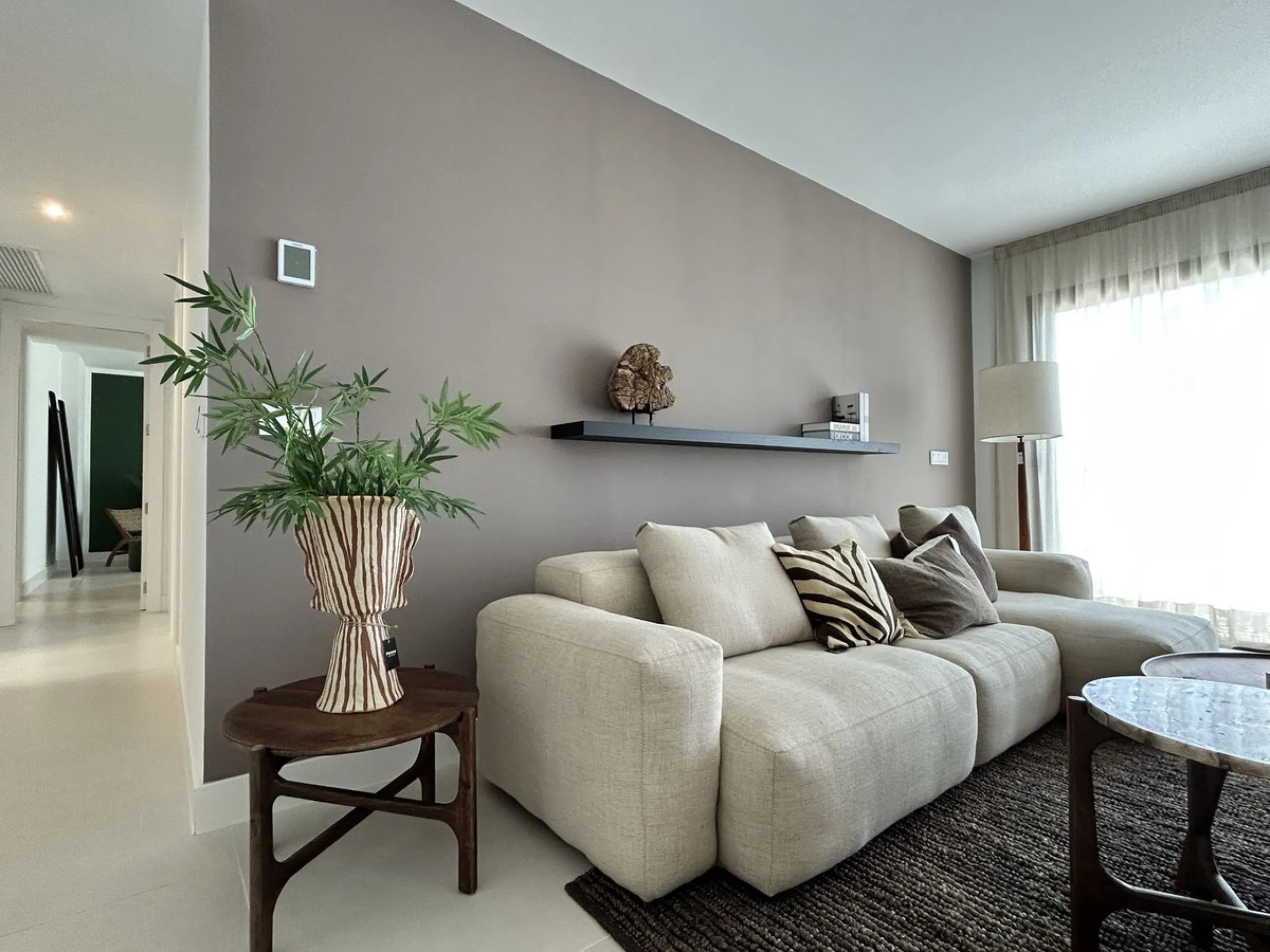 Exclusive newly built penthouse with 3 bedrooms and a spacious south-facing terrace offering spectacular sea and mountain views.