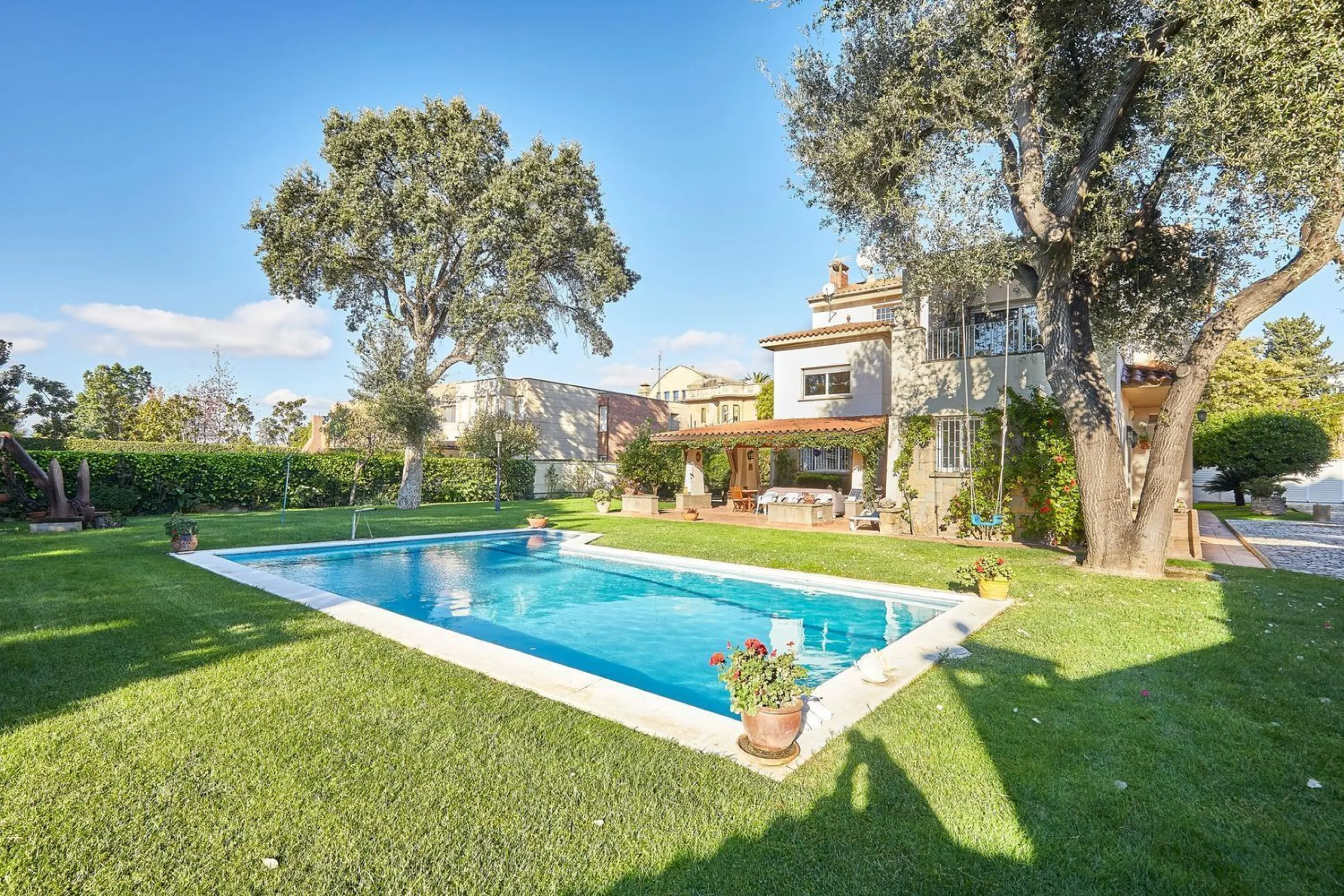 Casa independiente con gran parcela en Sant Just Desvern, Barcelona