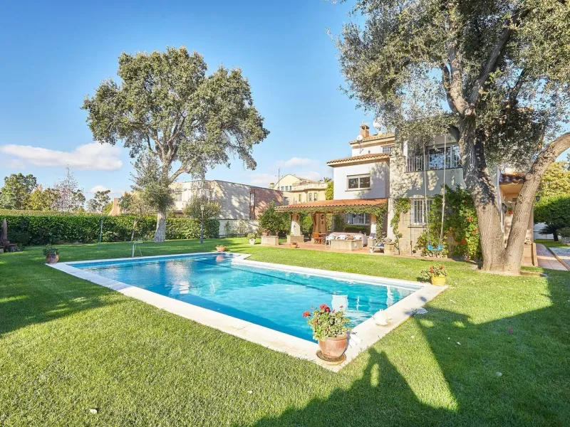 Casa independiente con gran parcela en Sant Just Desvern, Barcelona