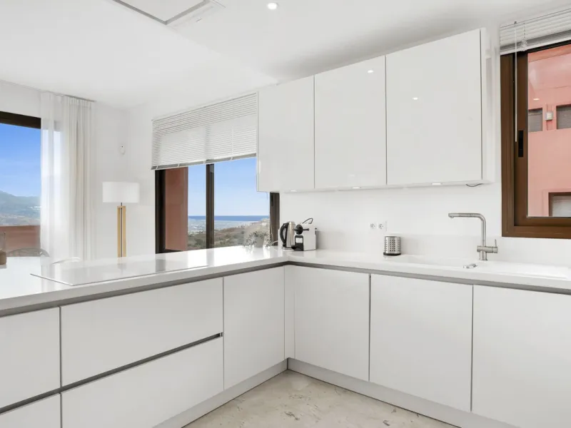 Spacious renovated 2-Bedroom Apartment with Panoramic Views in Los Vinedos, La Mairena