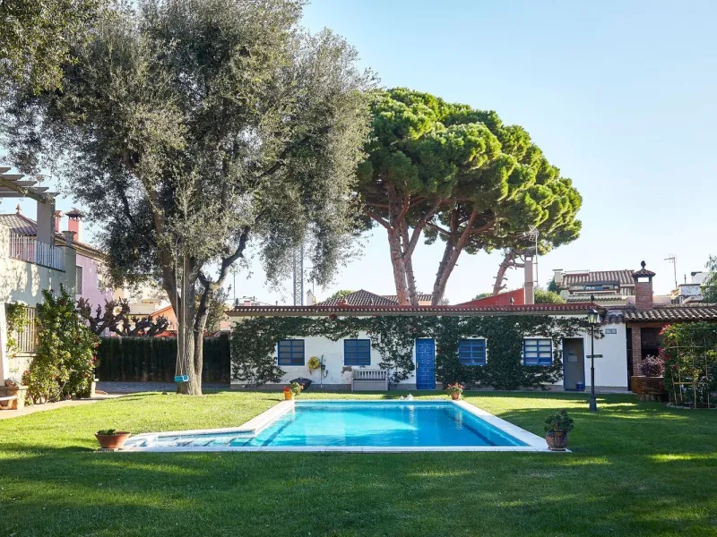 Casa independiente con gran parcela en Sant Just Desvern, Barcelona
