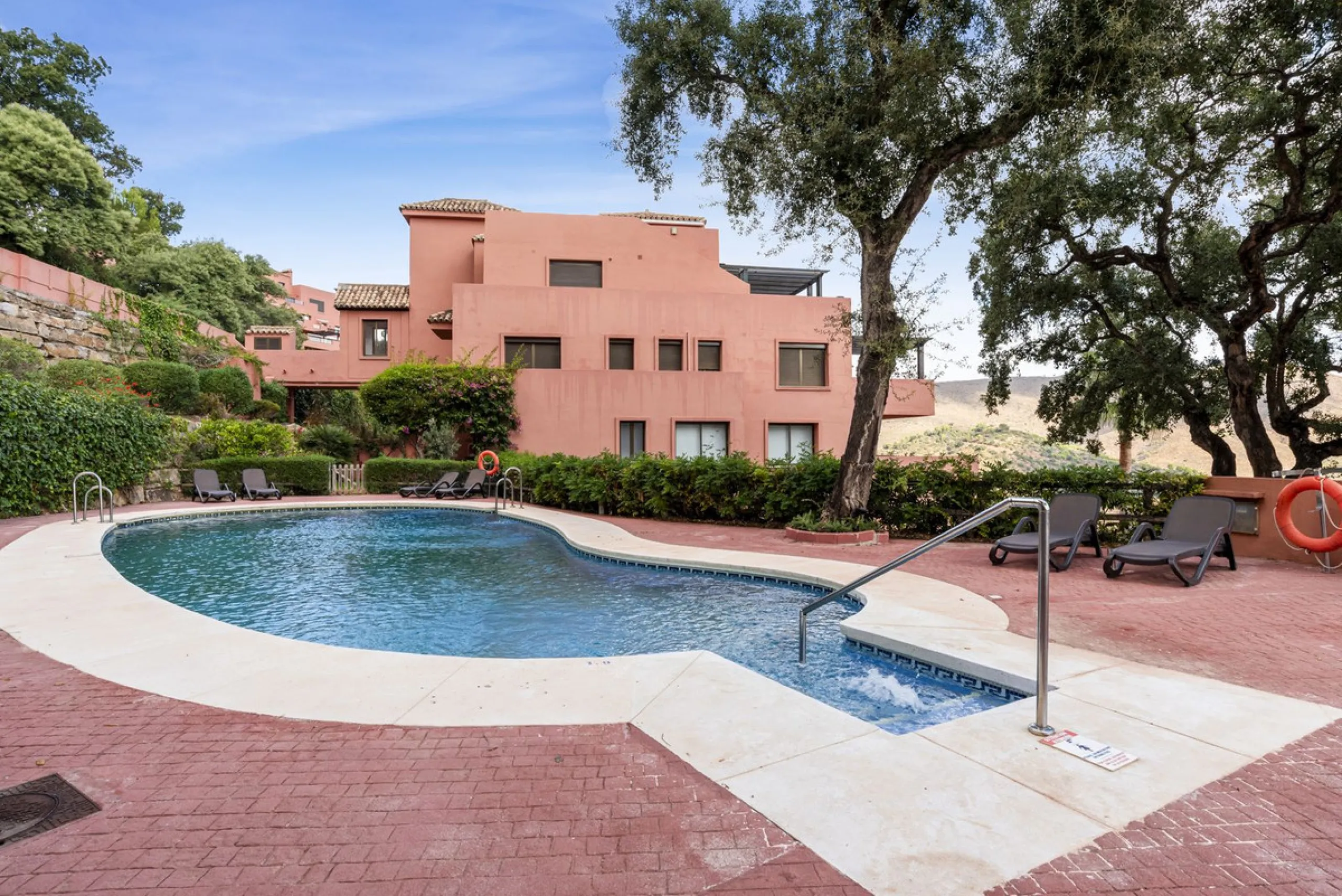 Spacious renovated 2-Bedroom Apartment with Panoramic Views in Los Vinedos, La Mairena