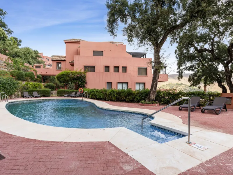 Spacious renovated 2-Bedroom Apartment with Panoramic Views in Los Vinedos, La Mairena
