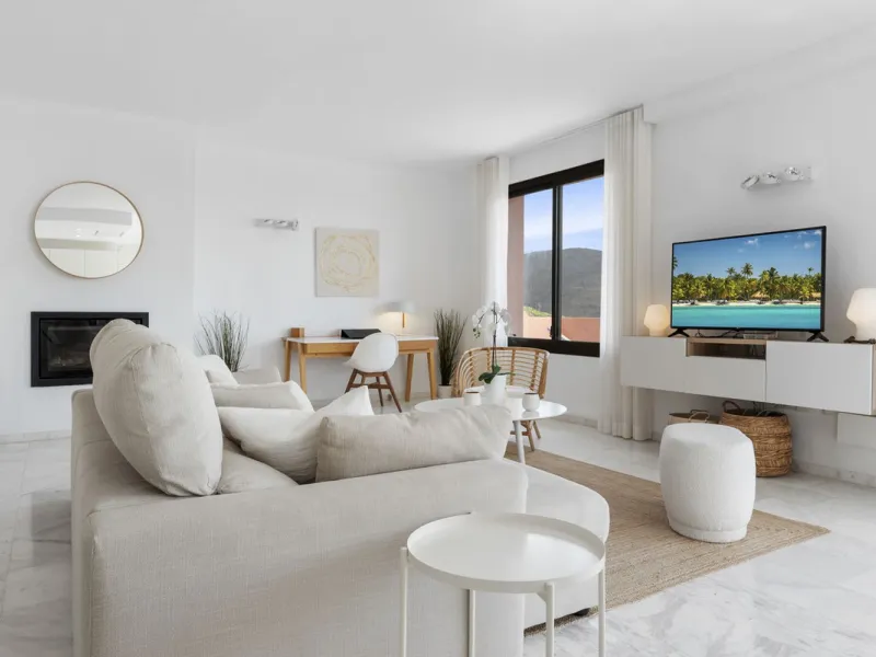 Spacious renovated 2-Bedroom Apartment with Panoramic Views in Los Vinedos, La Mairena