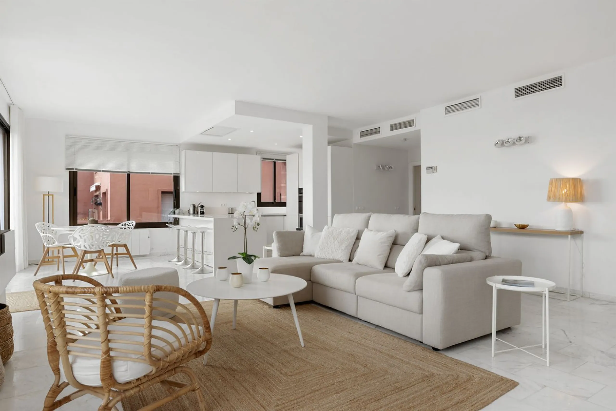 Spacious renovated 2-Bedroom Apartment with Panoramic Views in Los Vinedos, La Mairena