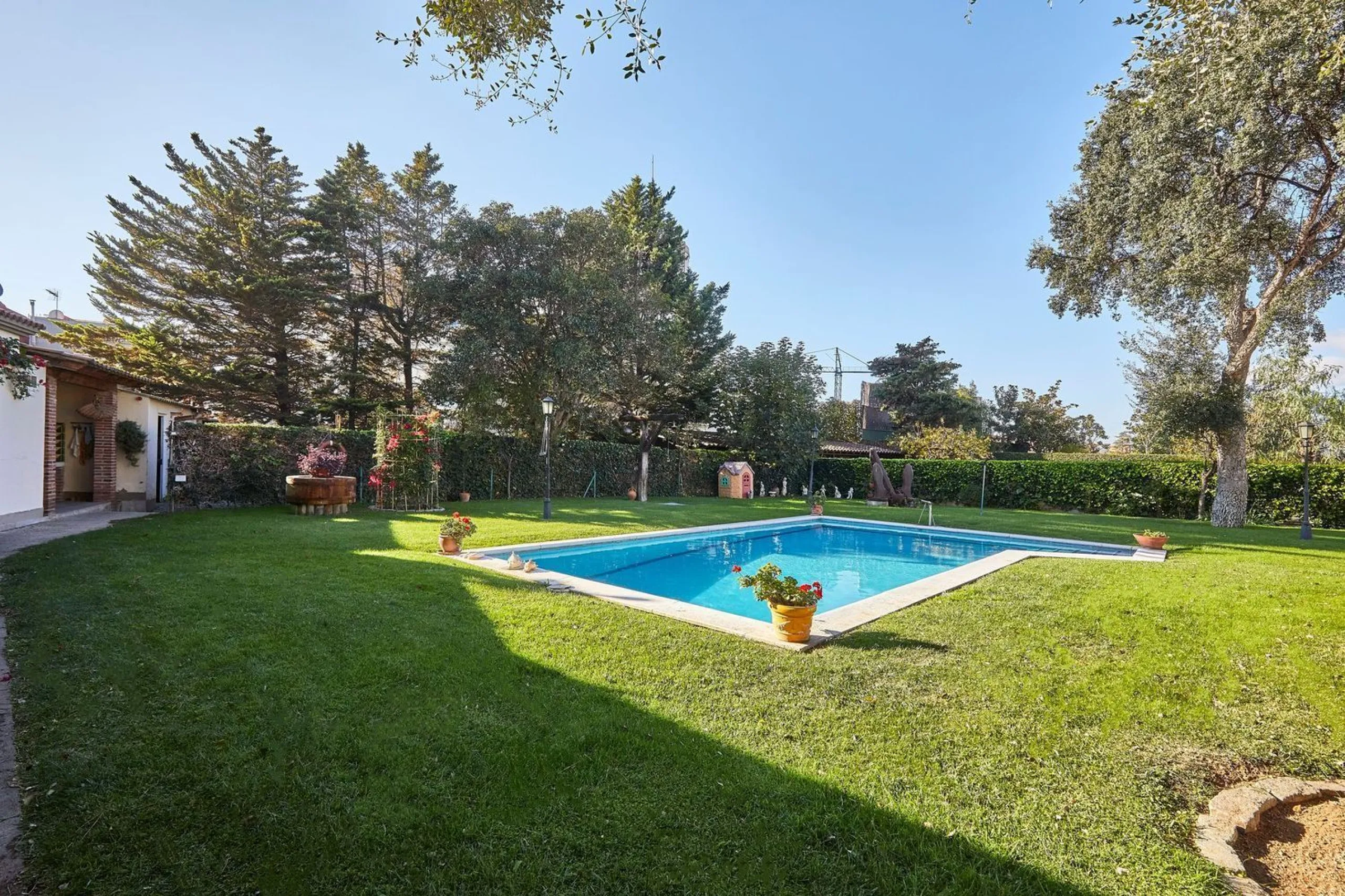Casa independiente con gran parcela en Sant Just Desvern, Barcelona