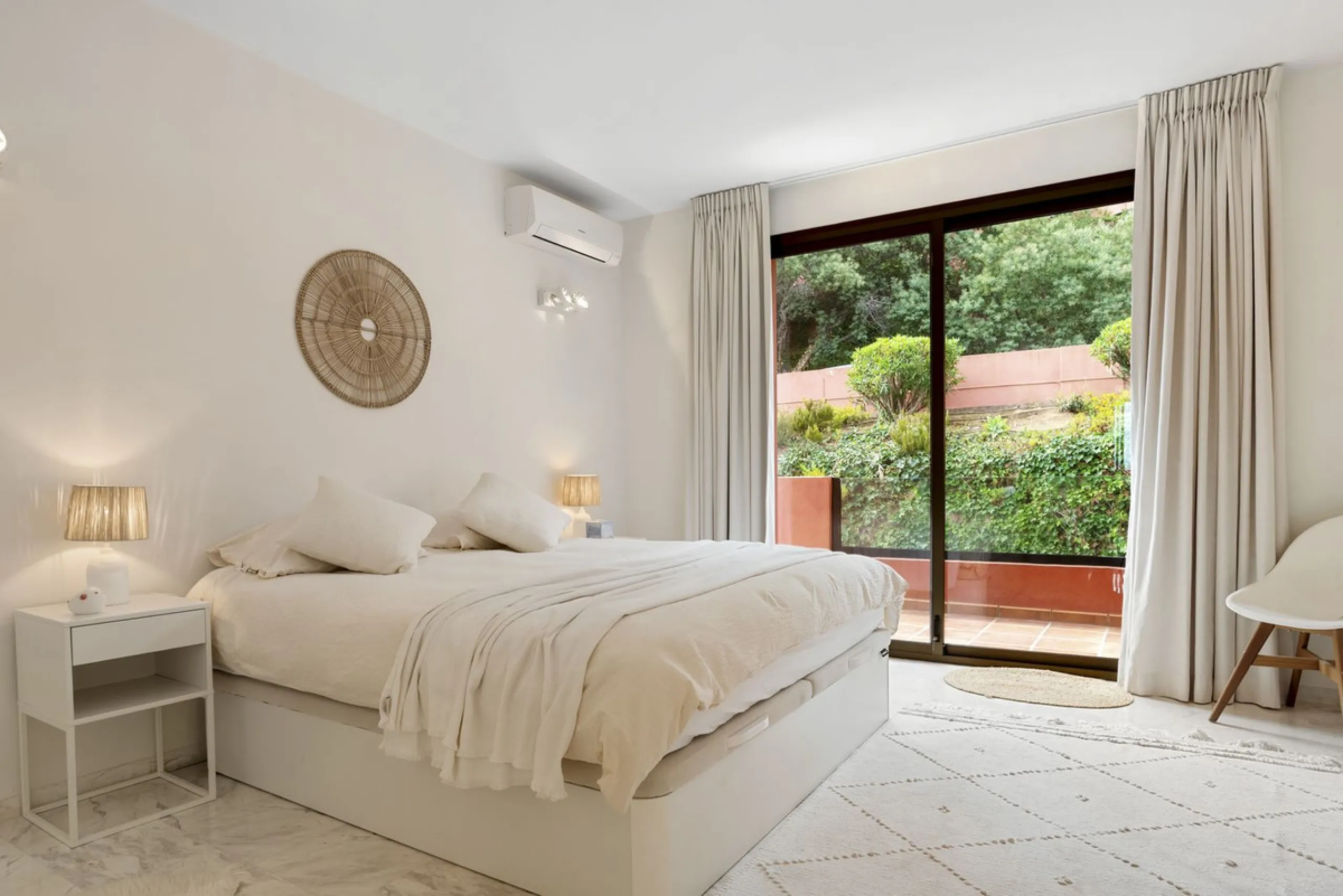 Spacious renovated 2-Bedroom Apartment with Panoramic Views in Los Vinedos, La Mairena