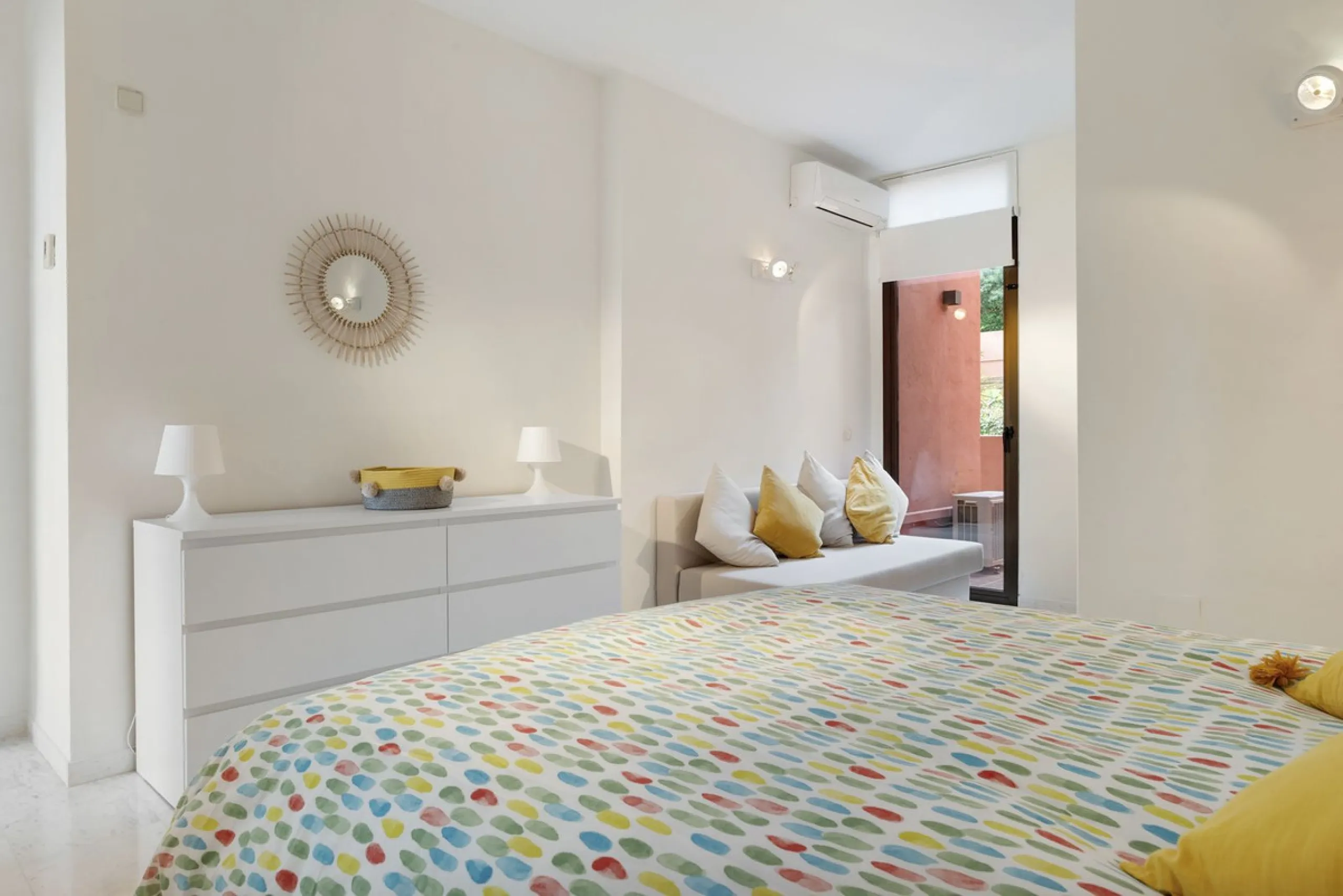 Spacious renovated 2-Bedroom Apartment with Panoramic Views in Los Vinedos, La Mairena