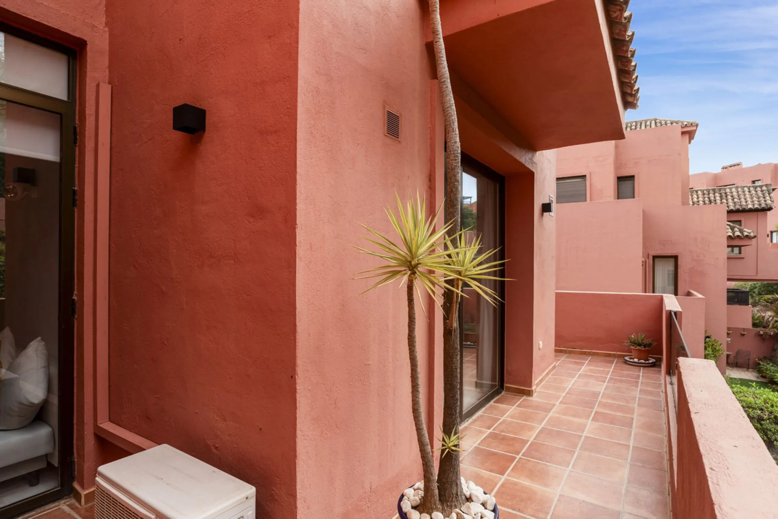 Spacious renovated 2-Bedroom Apartment with Panoramic Views in Los Vinedos, La Mairena