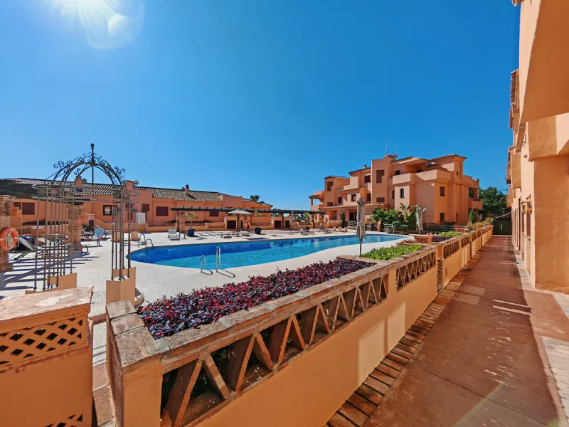 Apartment for sale in , Benahavis with 2 bedrooms and 2 bathrooms, with communal swimming pool and private garage (1 parking spaces). Regarding property dimensions, it has 73 m² built, 60 m² interior and 12.92 m² terrace. Has the following facilities moun