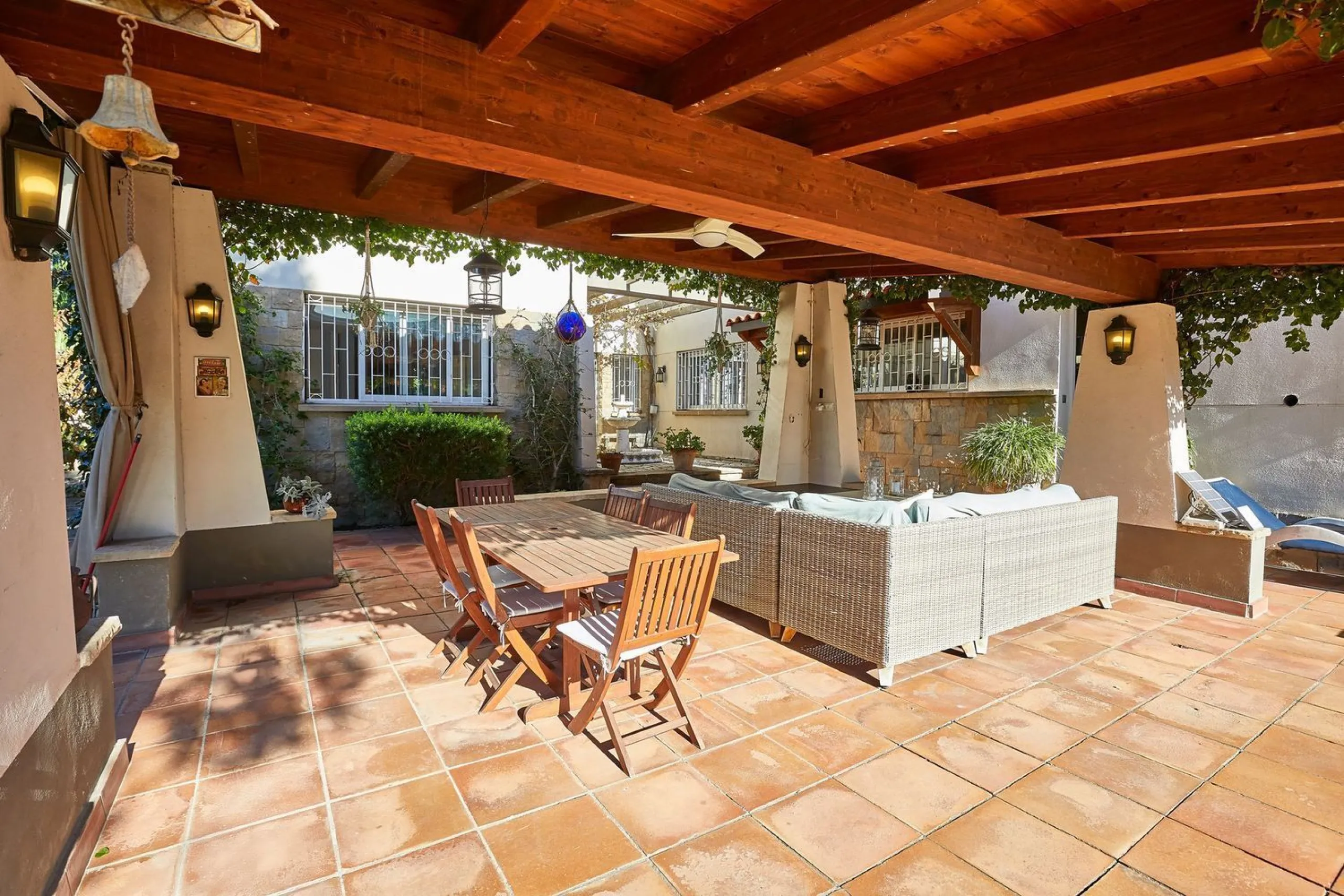 Casa independiente con gran parcela en Sant Just Desvern, Barcelona