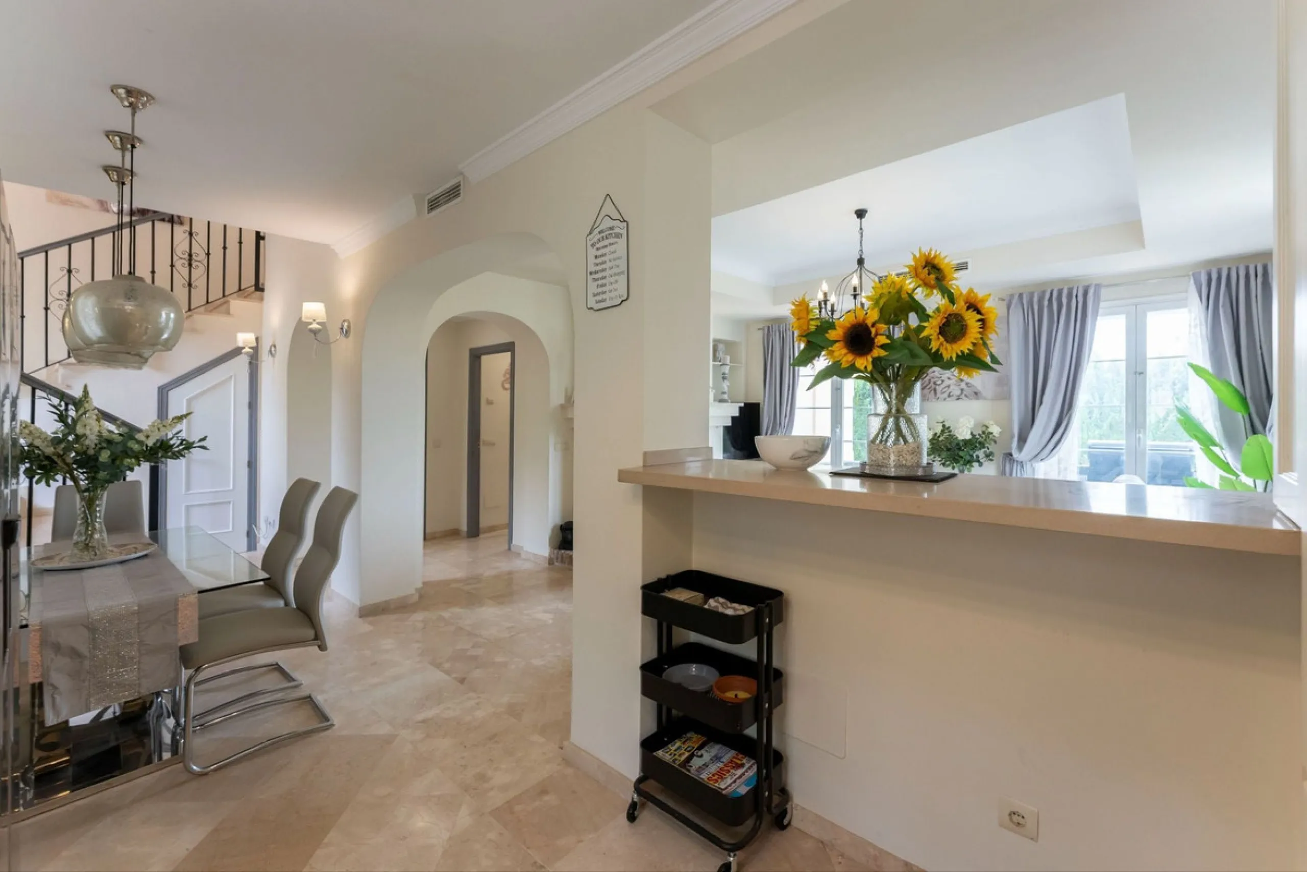 House - Detached Villa в продаже в Mijas, Málaga. В доме 3 спален и 3 ванных комнат. Площадь дома 143 м². Площадь участка 500 м²