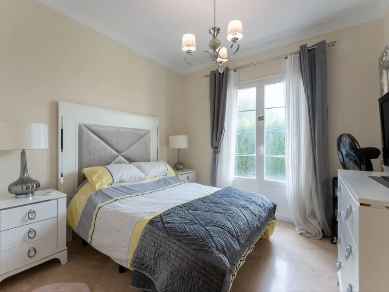 House - Detached Villa в продаже в Mijas, Málaga. В доме 3 спален и 3 ванных комнат. Площадь дома 143 м². Площадь участка 500 м²