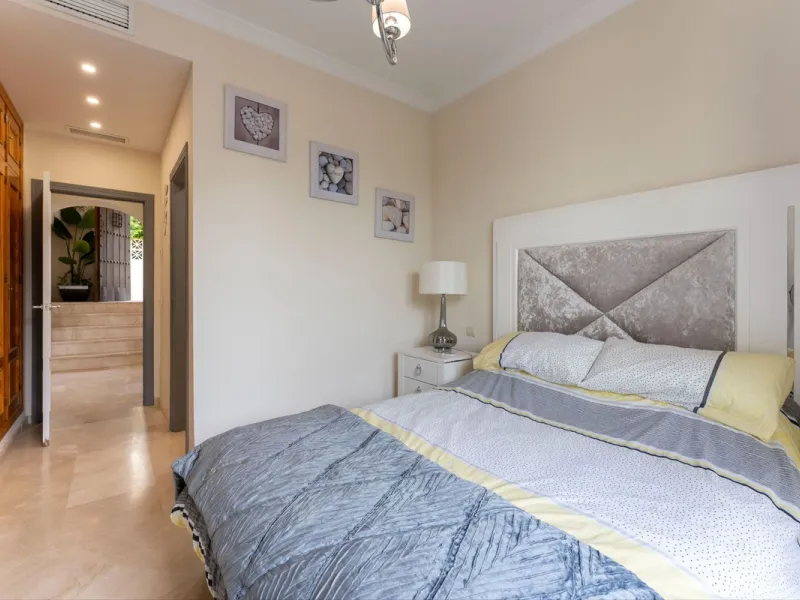 House - Detached Villa в продаже в Mijas, Málaga. В доме 3 спален и 3 ванных комнат. Площадь дома 143 м². Площадь участка 500 м²