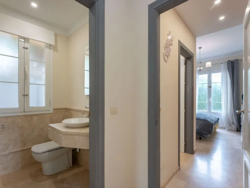 House - Detached Villa в продаже в Mijas, Málaga. В доме 3 спален и 3 ванных комнат. Площадь дома 143 м². Площадь участка 500 м²