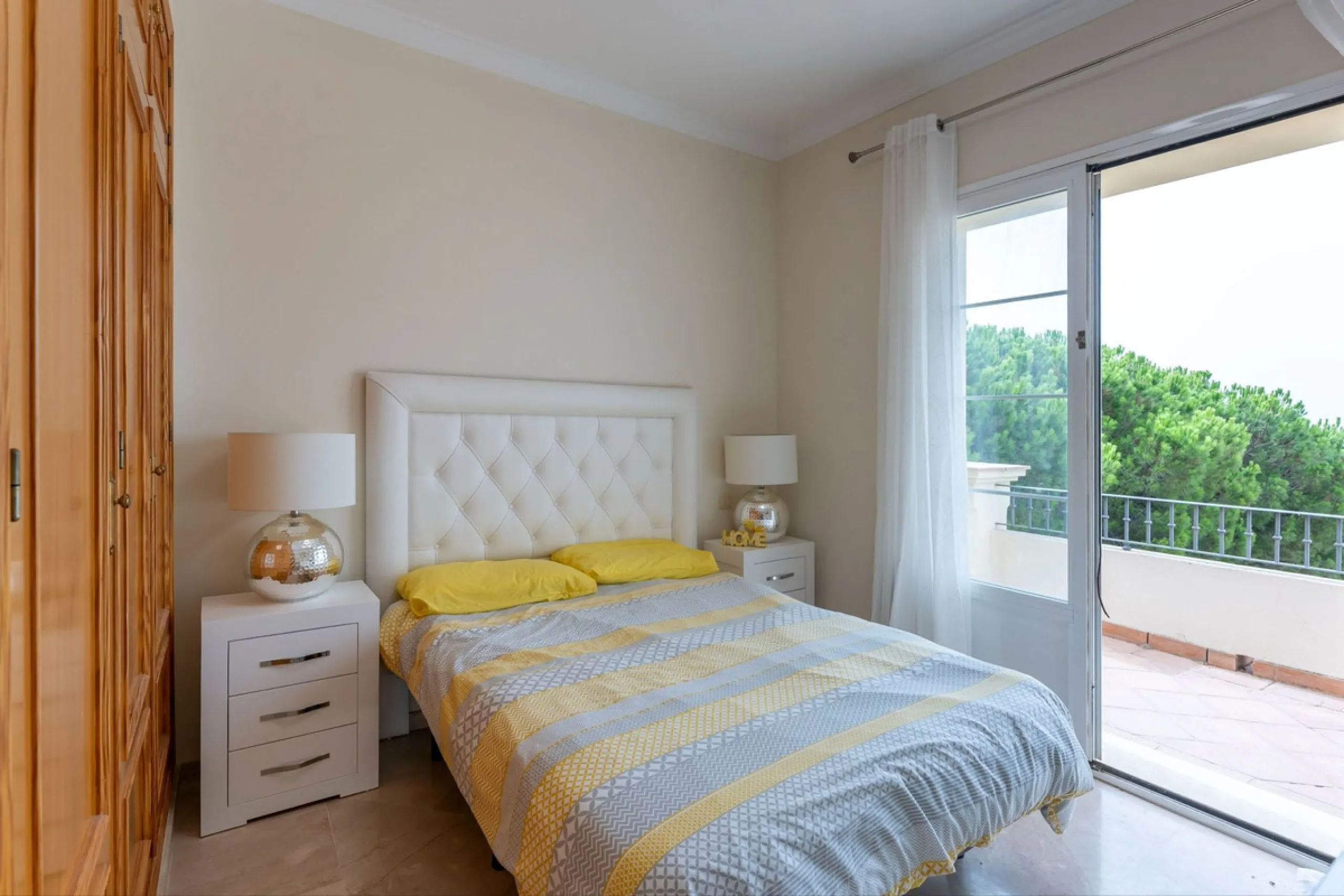 House - Detached Villa в продаже в Mijas, Málaga. В доме 3 спален и 3 ванных комнат. Площадь дома 143 м². Площадь участка 500 м²