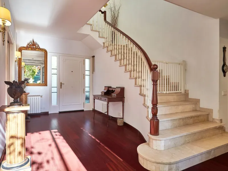 Casa independiente con gran parcela en Sant Just Desvern, Barcelona