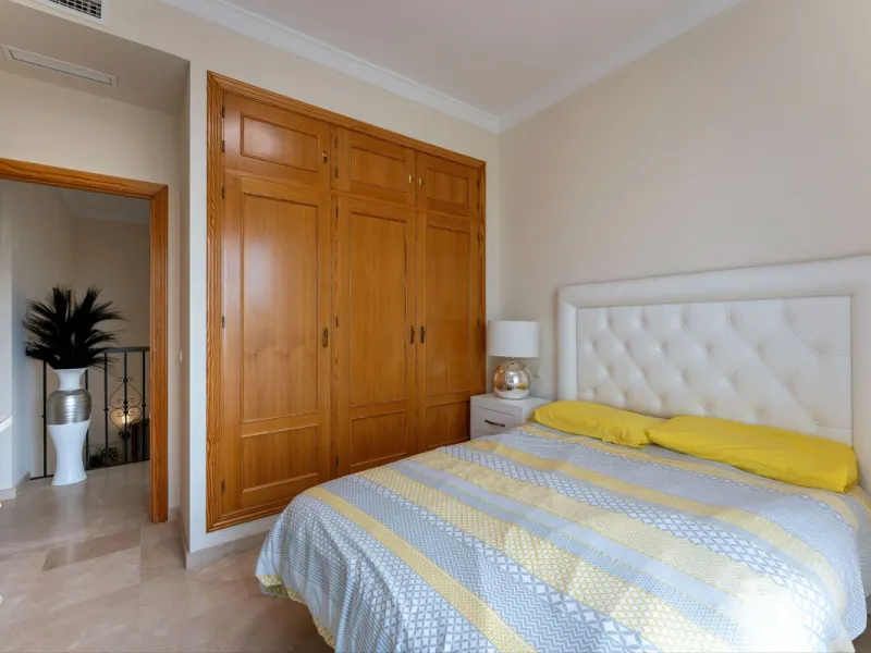 House - Detached Villa в продаже в Mijas, Málaga. В доме 3 спален и 3 ванных комнат. Площадь дома 143 м². Площадь участка 500 м²