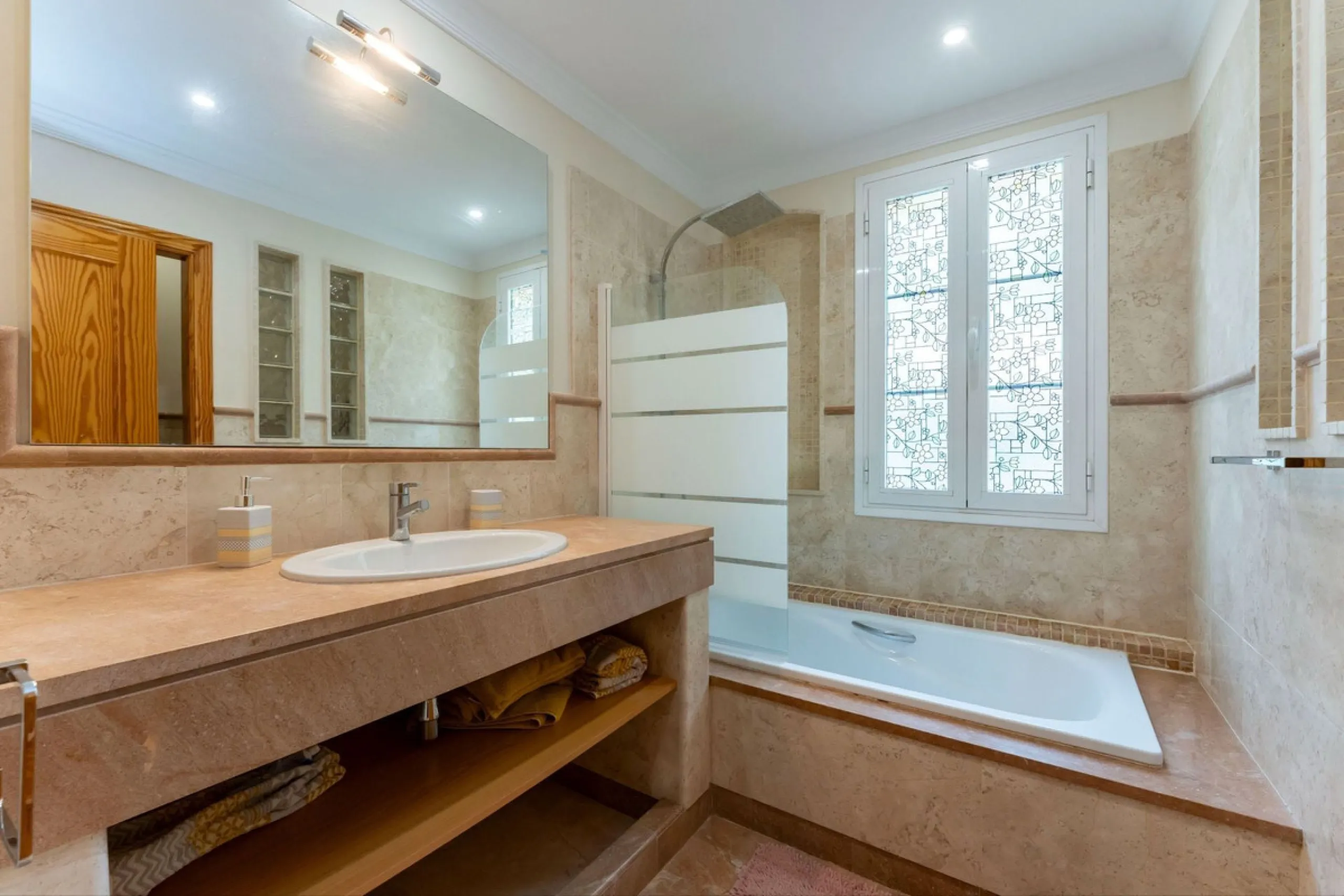 House - Detached Villa в продаже в Mijas, Málaga. В доме 3 спален и 3 ванных комнат. Площадь дома 143 м². Площадь участка 500 м²