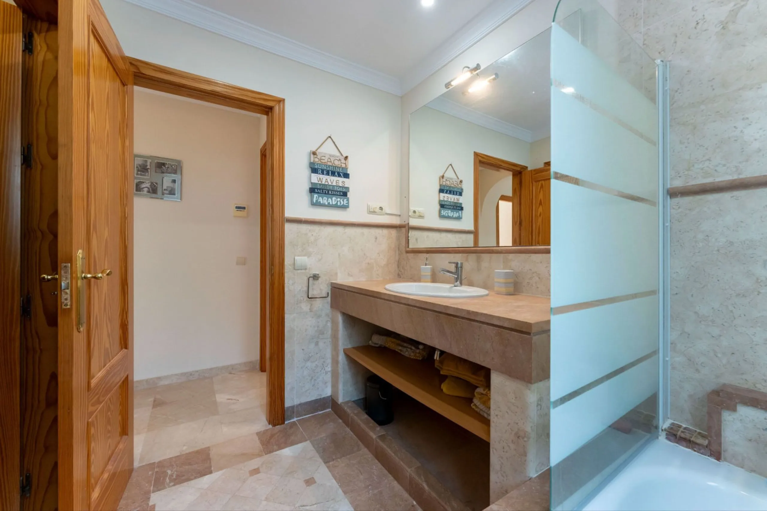 House - Detached Villa в продаже в Mijas, Málaga. В доме 3 спален и 3 ванных комнат. Площадь дома 143 м². Площадь участка 500 м²