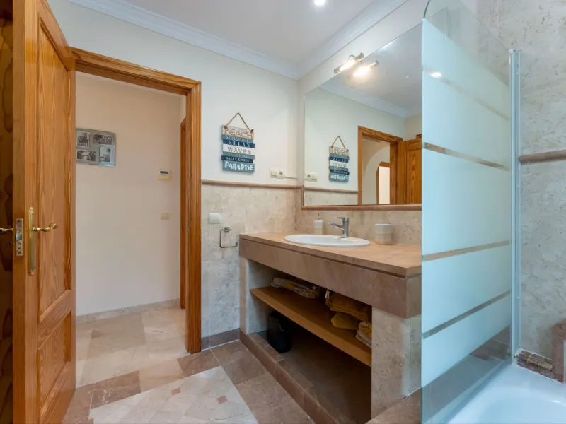 House - Detached Villa в продаже в Mijas, Málaga. В доме 3 спален и 3 ванных комнат. Площадь дома 143 м². Площадь участка 500 м²