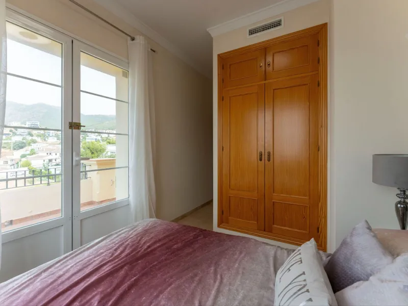 House - Detached Villa в продаже в Mijas, Málaga. В доме 3 спален и 3 ванных комнат. Площадь дома 143 м². Площадь участка 500 м²