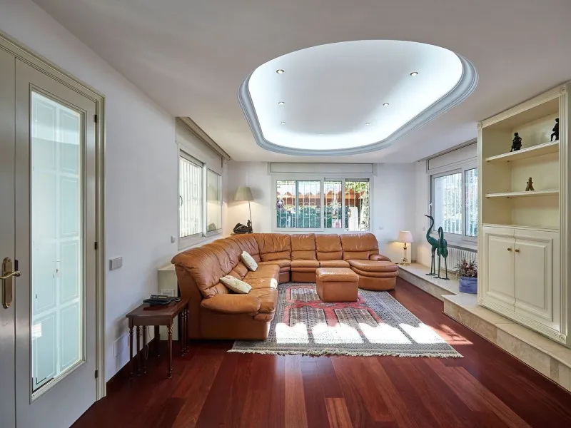Casa independiente con gran parcela en Sant Just Desvern, Barcelona