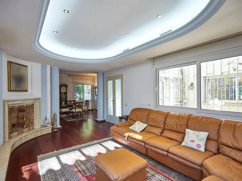 Casa independiente con gran parcela en Sant Just Desvern, Barcelona