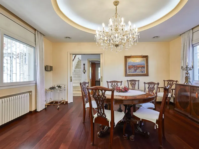 Casa independiente con gran parcela en Sant Just Desvern, Barcelona