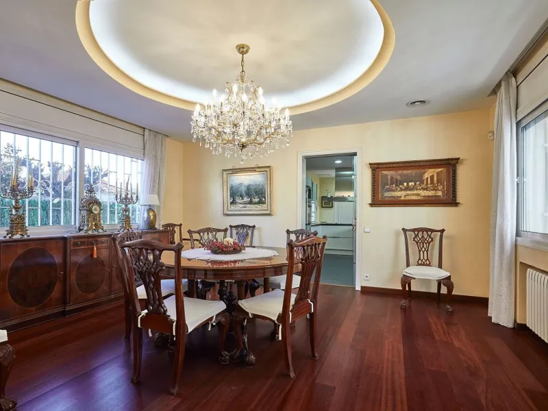 Casa independiente con gran parcela en Sant Just Desvern, Barcelona