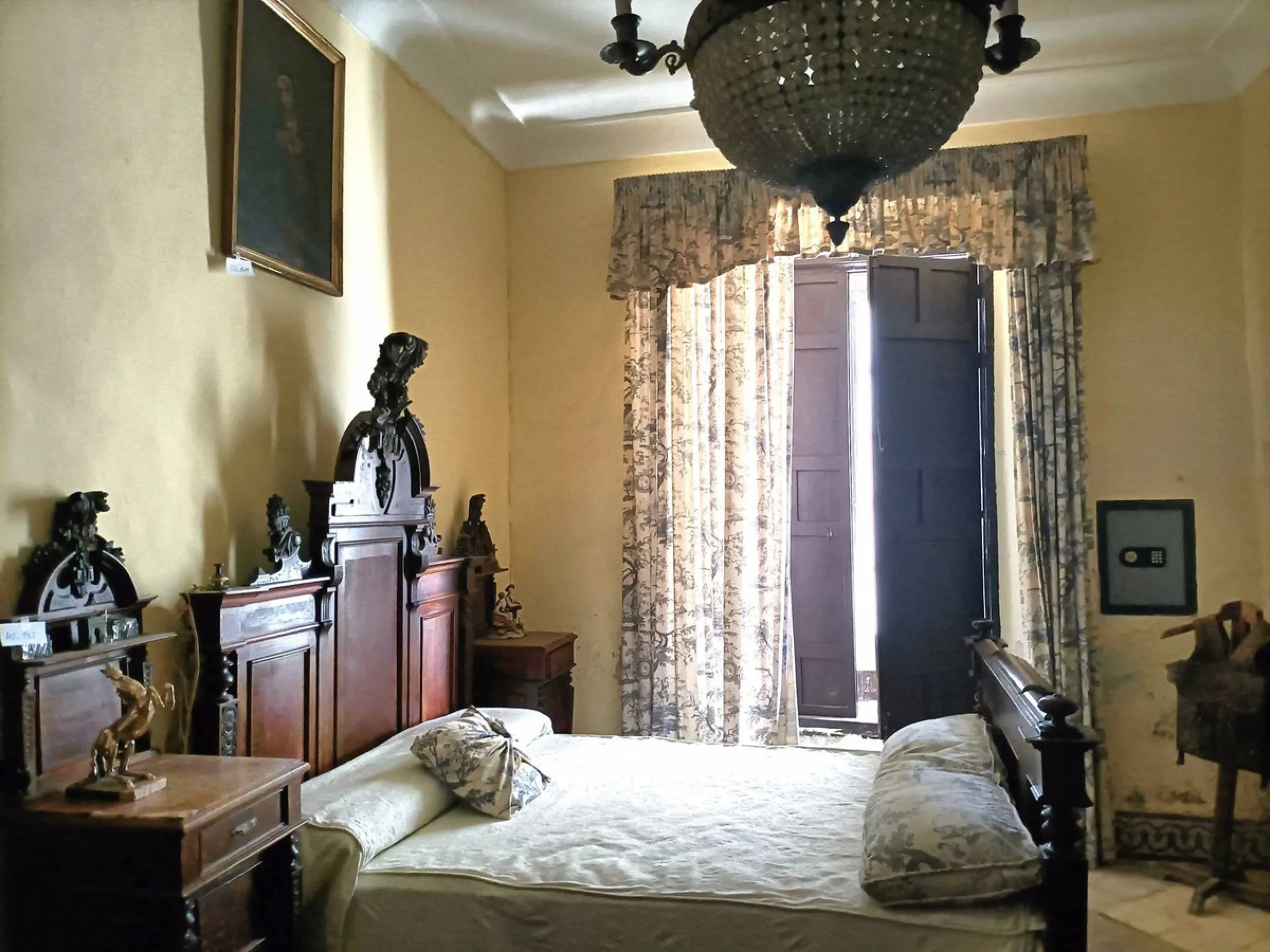 Exceptional Investment Opportunity in the Heart of Ronda's Historic Old Town.