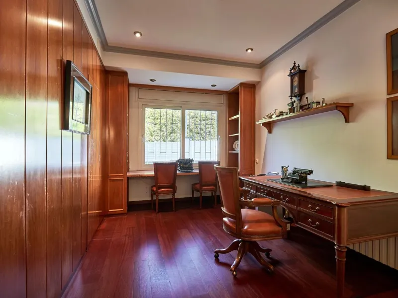 Casa independiente con gran parcela en Sant Just Desvern, Barcelona