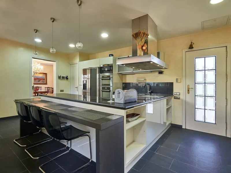 Casa independiente con gran parcela en Sant Just Desvern, Barcelona