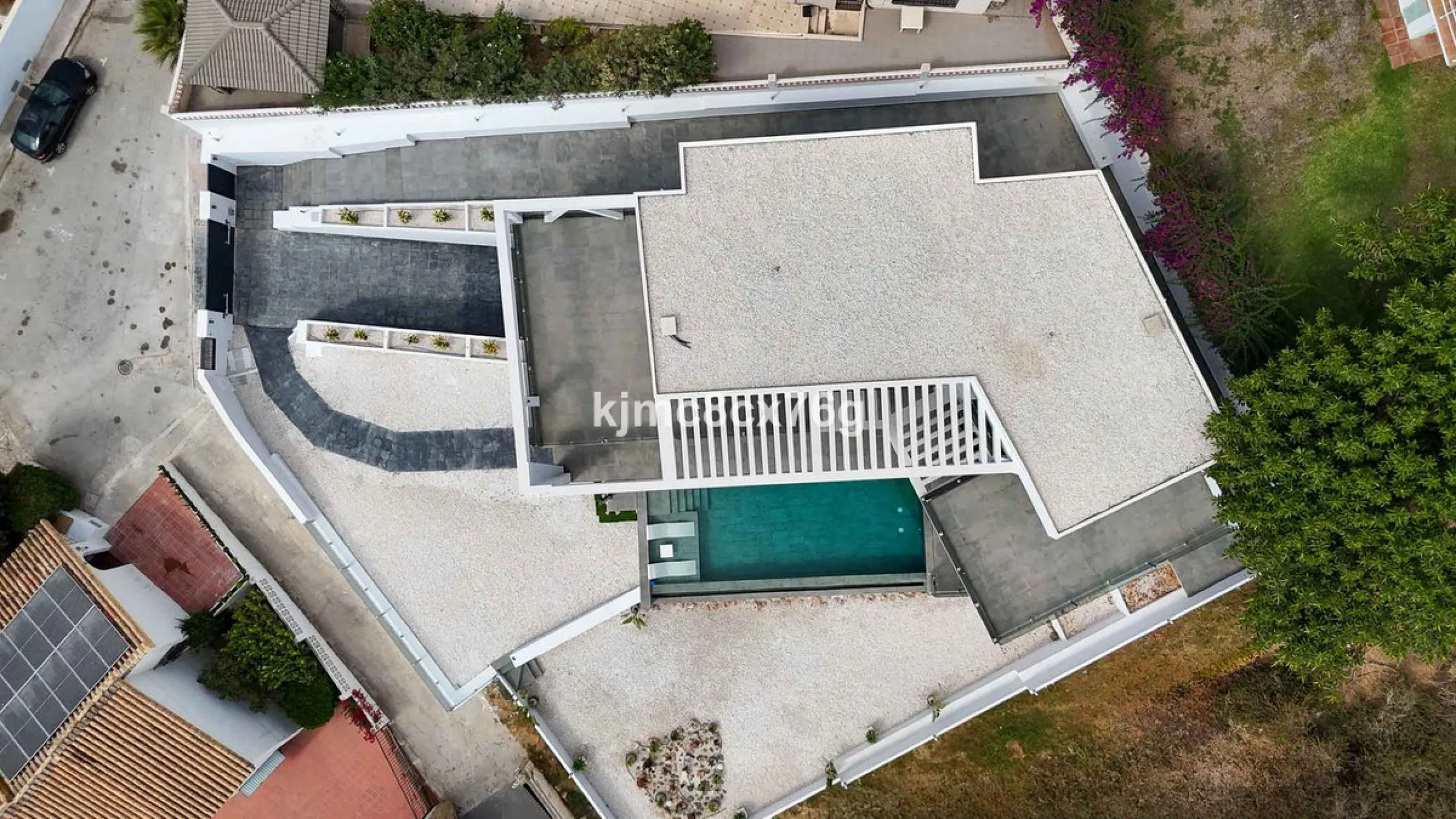 House - Detached Villa в продаже в Mijas, Málaga. В доме 5 спален и 7 ванных комнат. Площадь дома 615 м². Площадь участка 1114 м²