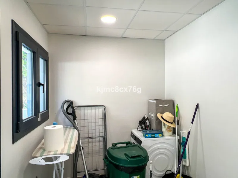 House - Detached Villa в продаже в Mijas, Málaga. В доме 5 спален и 7 ванных комнат. Площадь дома 615 м². Площадь участка 1114 м²