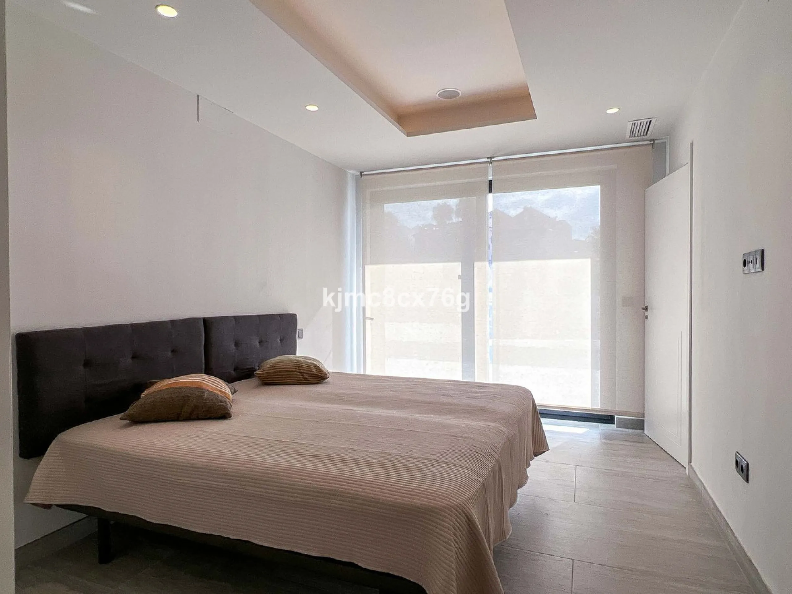 House - Detached Villa в продаже в Mijas, Málaga. В доме 5 спален и 7 ванных комнат. Площадь дома 615 м². Площадь участка 1114 м²
