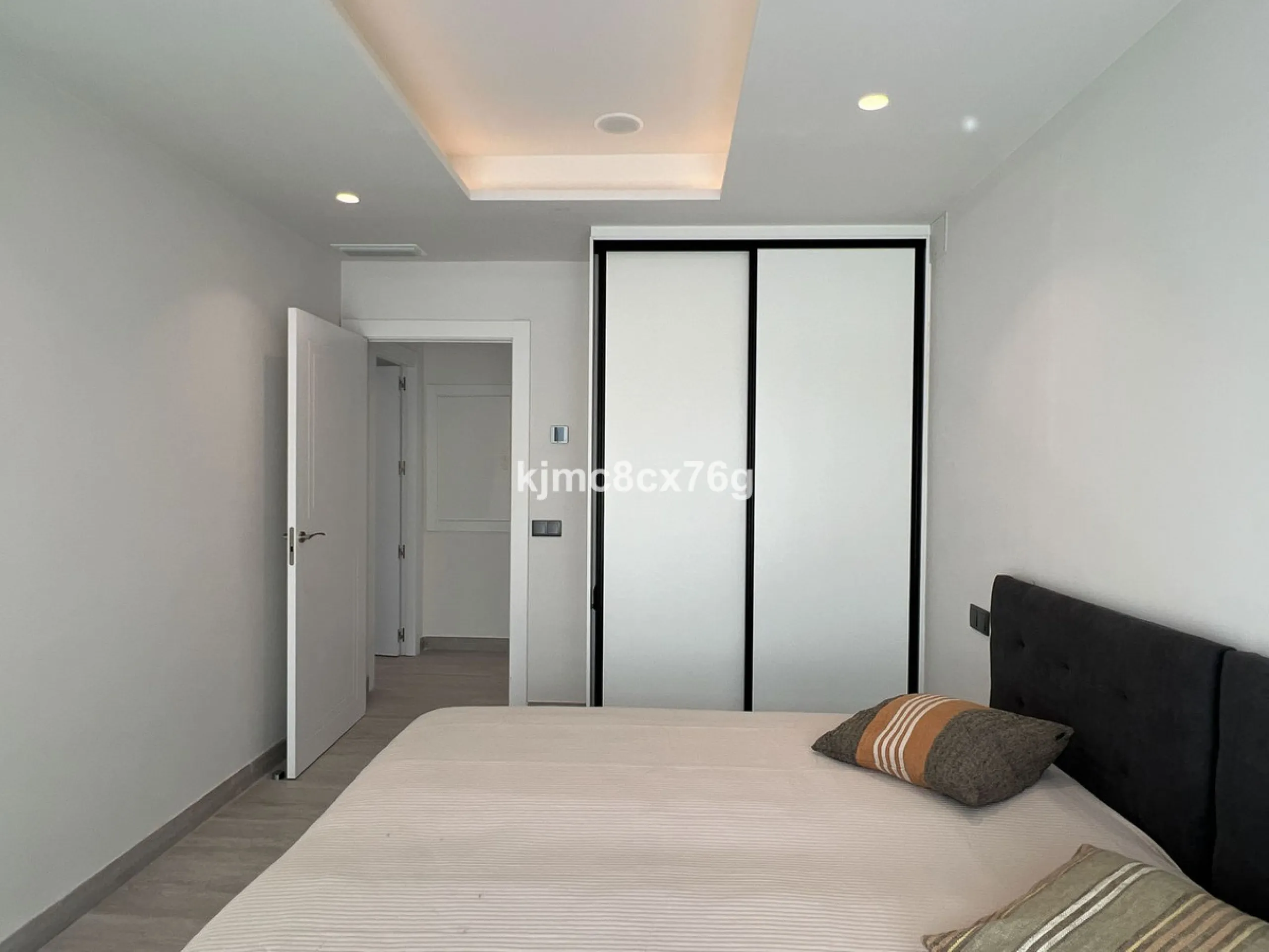 House - Detached Villa в продаже в Mijas, Málaga. В доме 5 спален и 7 ванных комнат. Площадь дома 615 м². Площадь участка 1114 м²