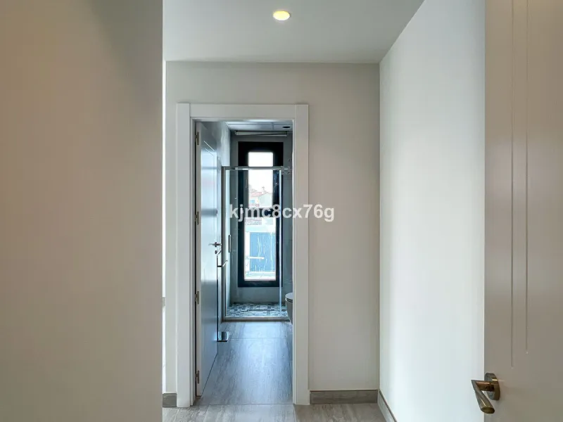 House - Detached Villa в продаже в Mijas, Málaga. В доме 5 спален и 7 ванных комнат. Площадь дома 615 м². Площадь участка 1114 м²