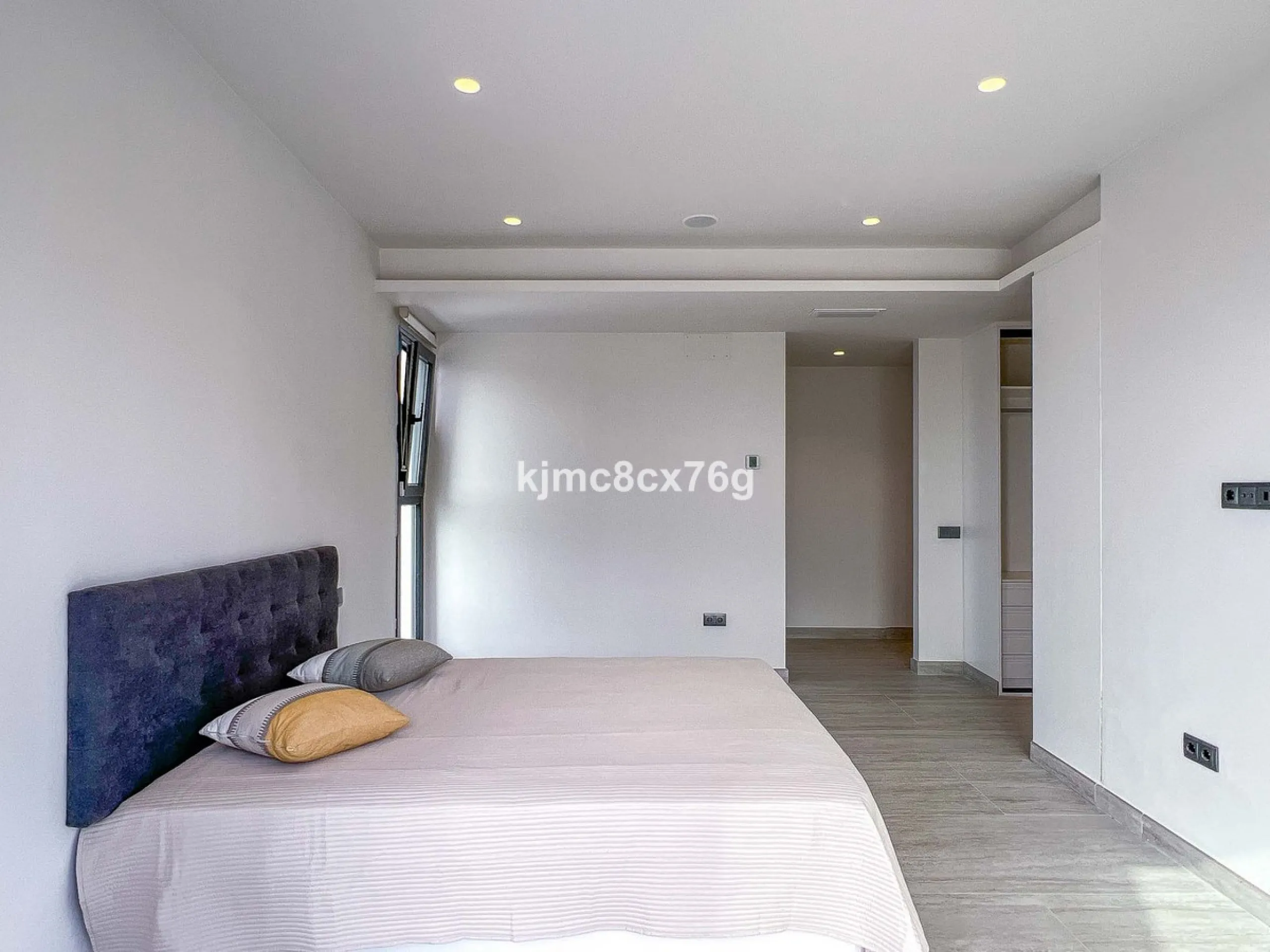 House - Detached Villa в продаже в Mijas, Málaga. В доме 5 спален и 7 ванных комнат. Площадь дома 615 м². Площадь участка 1114 м²
