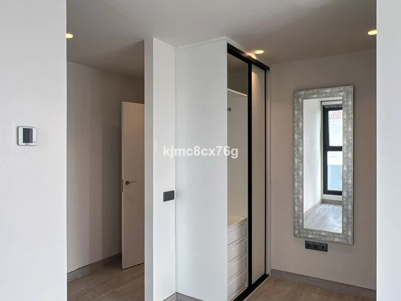 House - Detached Villa в продаже в Mijas, Málaga. В доме 5 спален и 7 ванных комнат. Площадь дома 615 м². Площадь участка 1114 м²
