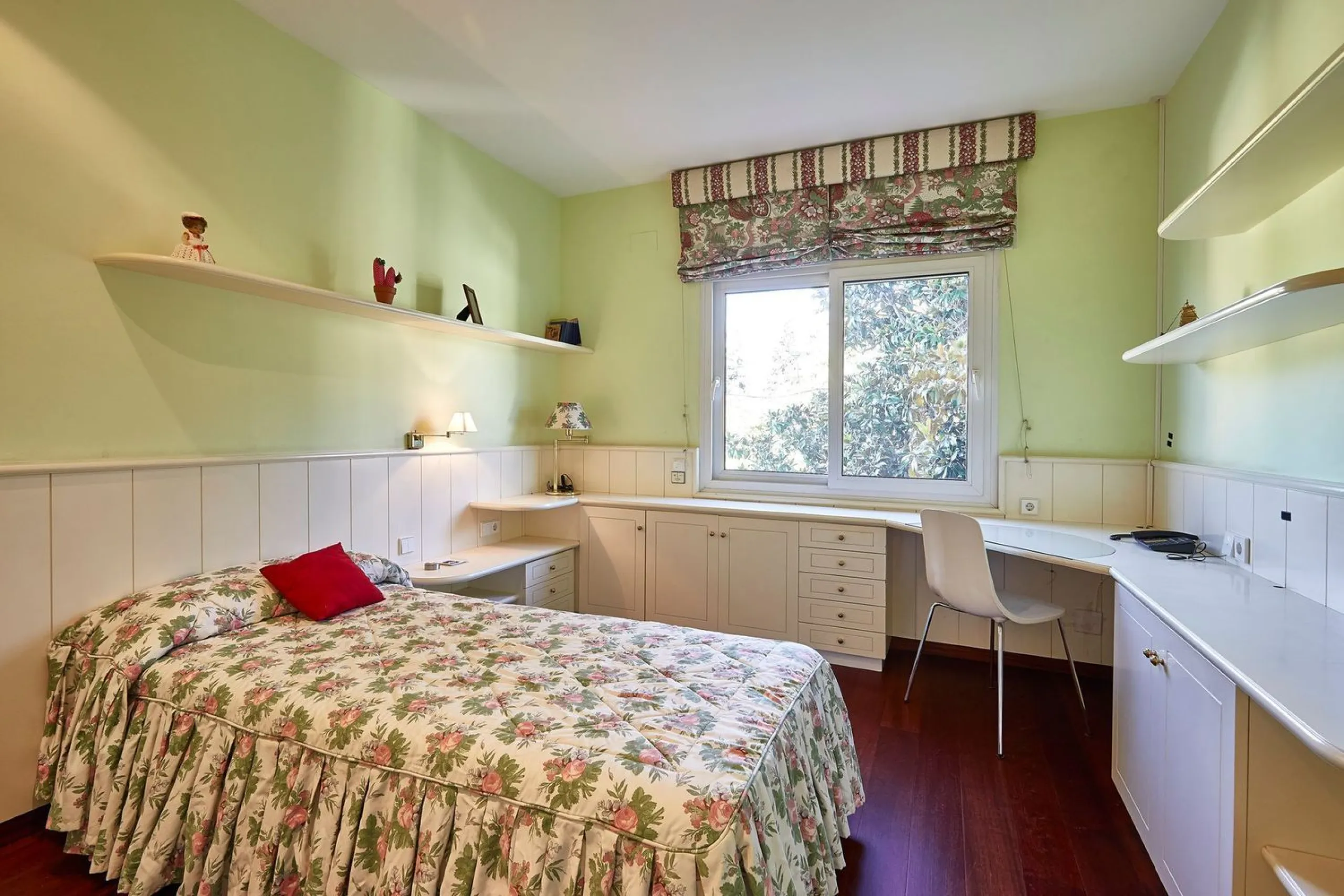 Casa independiente con gran parcela en Sant Just Desvern, Barcelona