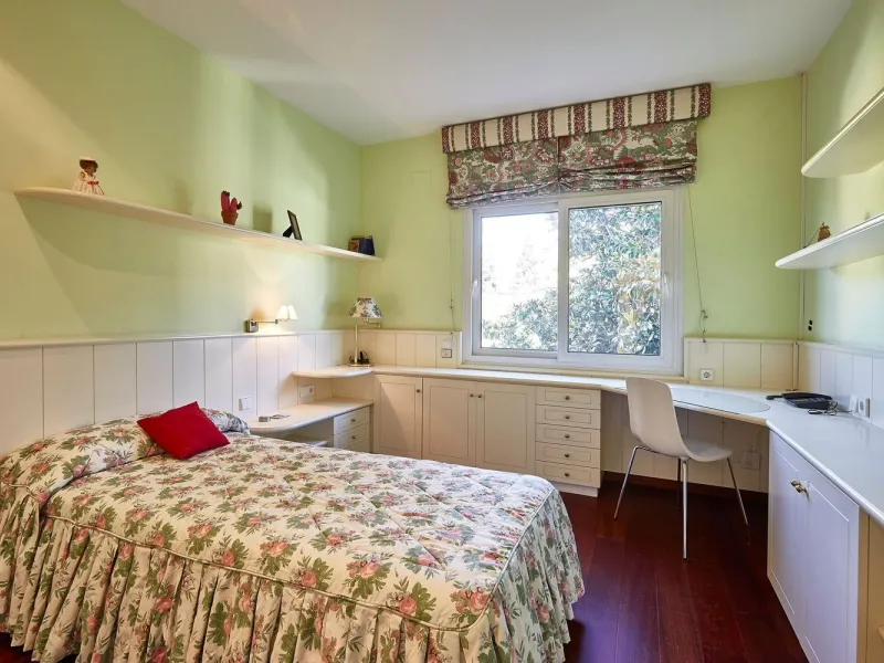 Casa independiente con gran parcela en Sant Just Desvern, Barcelona