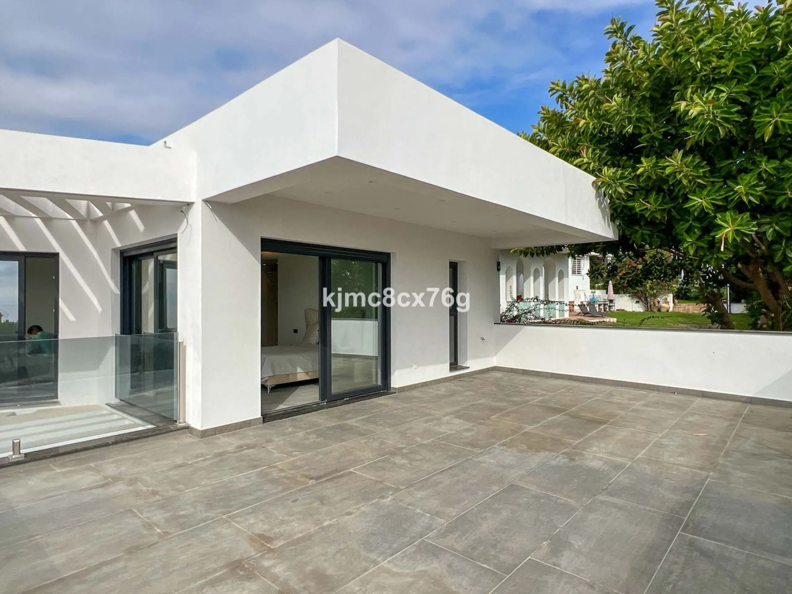 House - Detached Villa в продаже в Mijas, Málaga. В доме 5 спален и 7 ванных комнат. Площадь дома 615 м². Площадь участка 1114 м²