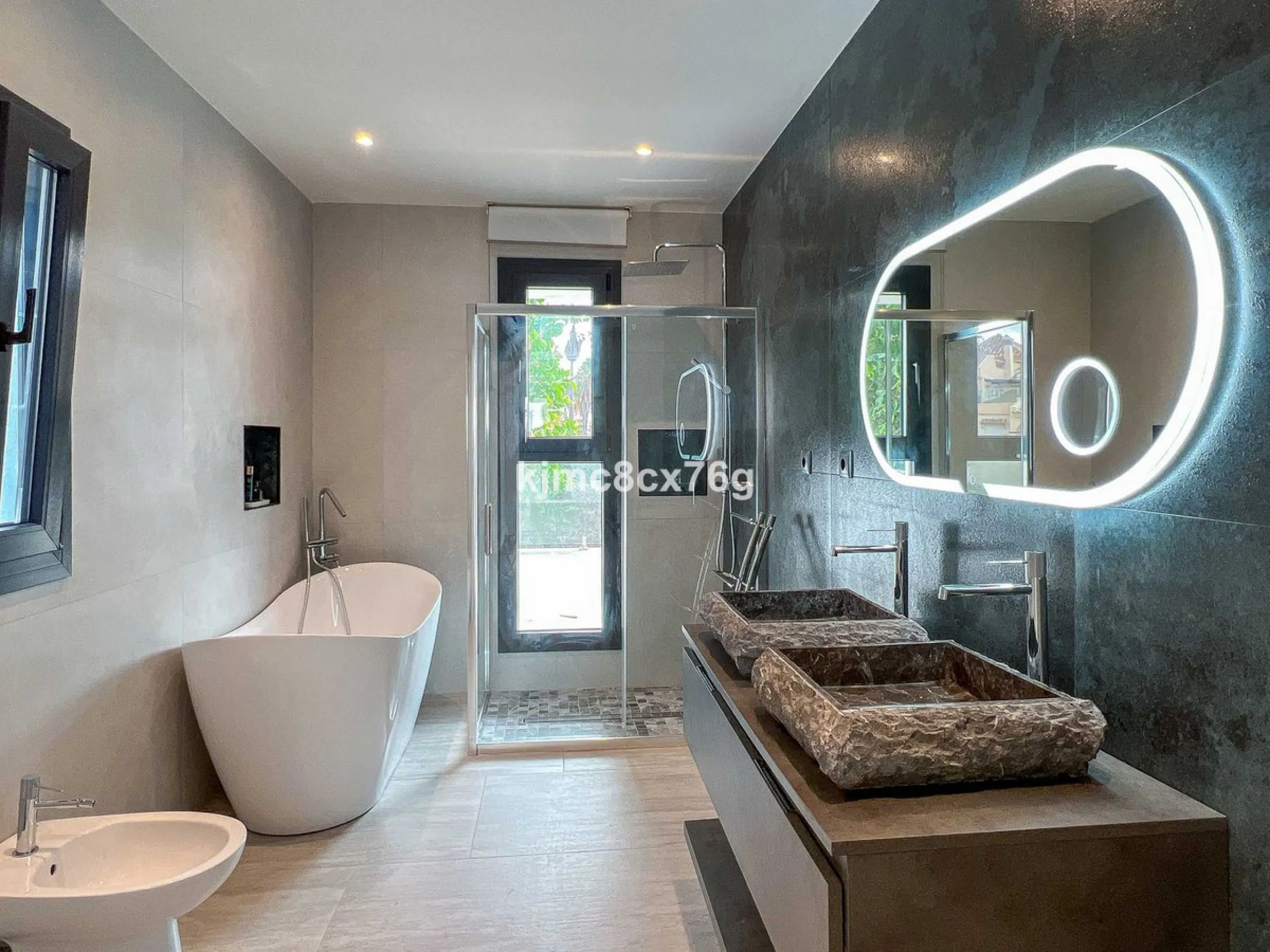 House - Detached Villa в продаже в Mijas, Málaga. В доме 5 спален и 7 ванных комнат. Площадь дома 615 м². Площадь участка 1114 м²