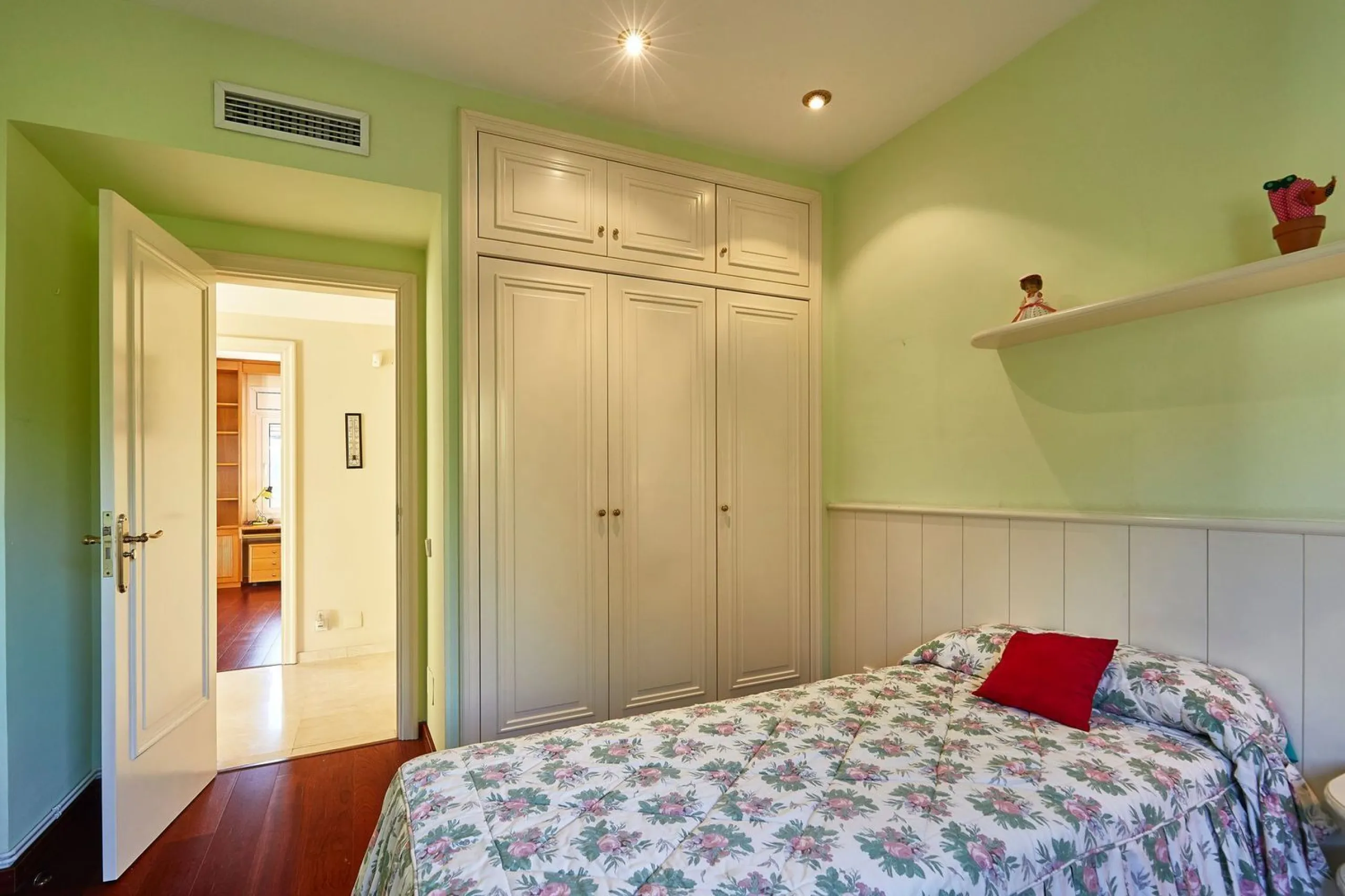 Casa independiente con gran parcela en Sant Just Desvern, Barcelona