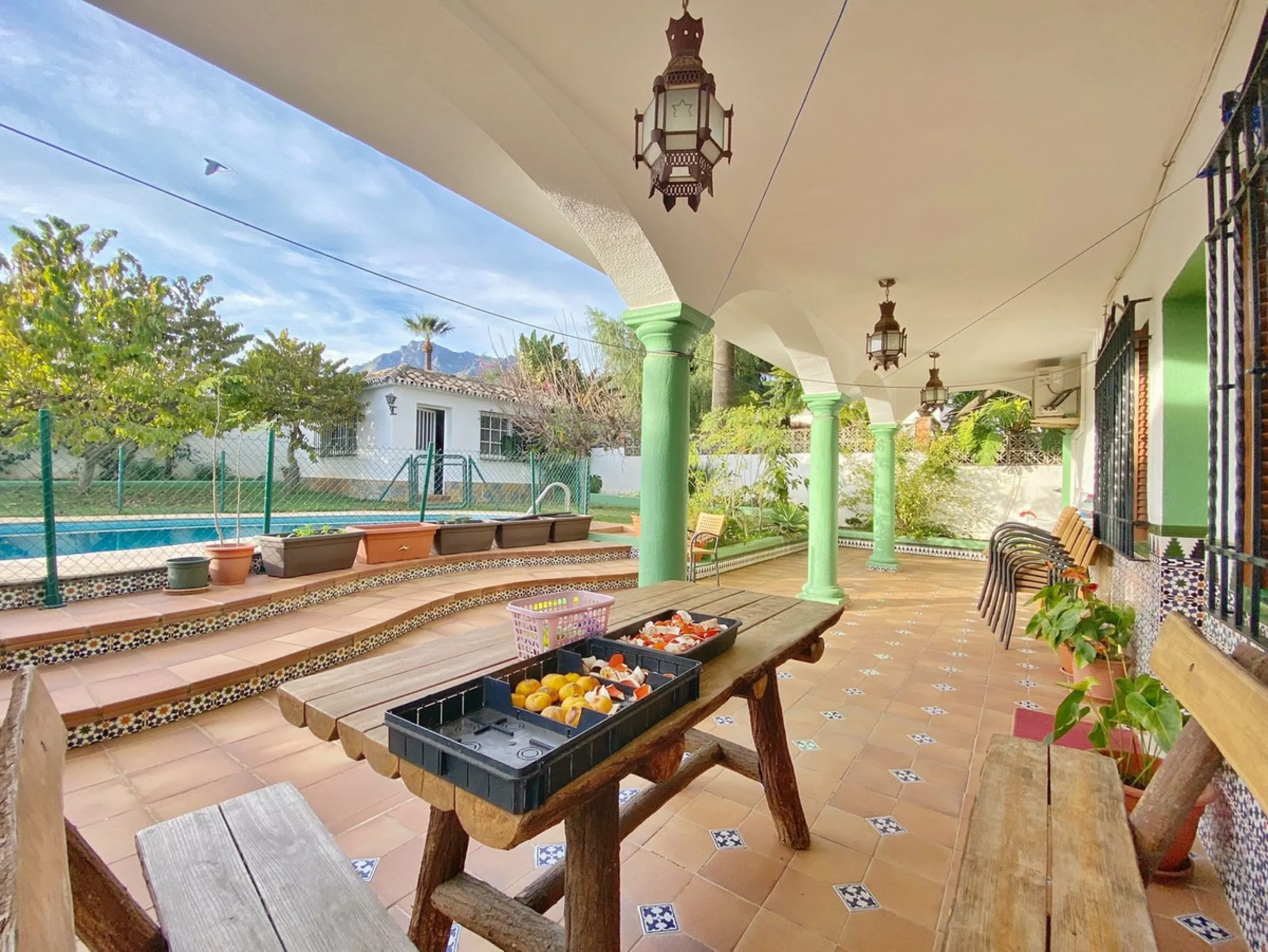 Spacious independent villa with a lot of character in exclusive residential area of Marbella.