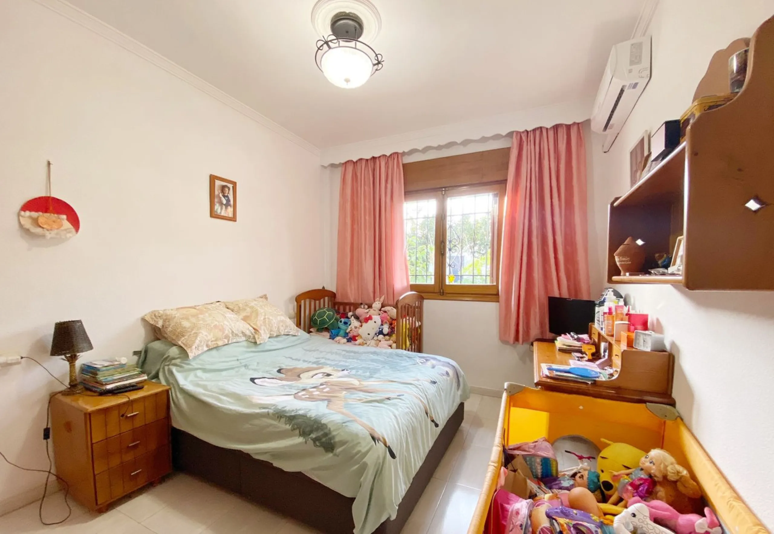 Spacious independent villa with a lot of character in exclusive residential area of Marbella.